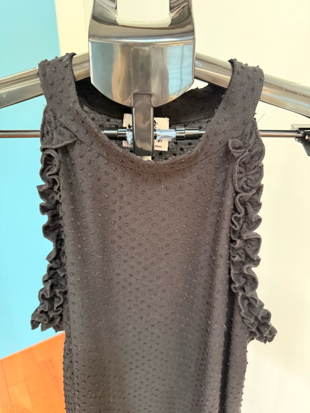 Black Ruffle-Trim Sleeveless Top - Picture 4 of 7